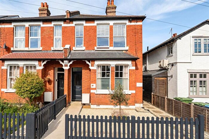 1 Bedroom Maisonette For Sale In Bond Road, Surbiton, KT6