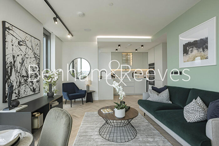 2 Bedroom Apartment To Rent In Valencia Tower, Bollinder Place, EC1V