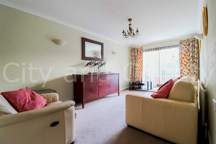 2 Bedroom Flat To Rent In Thorpe Road, Longthorpe, Peterborough, PE3