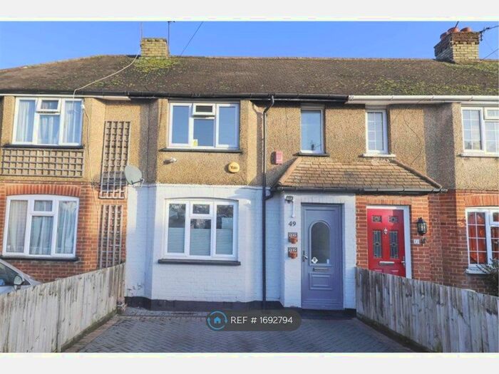 3 Bedroom Terraced House To Rent In Snowden Avenue, Hillingdon, Uxbridge, UB10