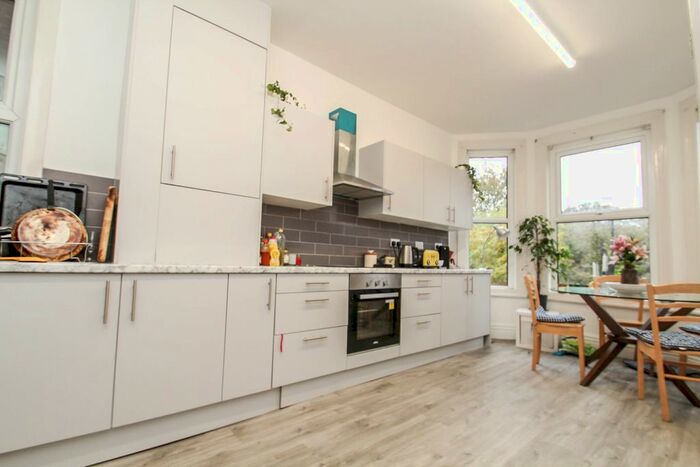 6 Bedroom Terraced House To Rent In Claremont Drive, Headingley, Leeds, LS6