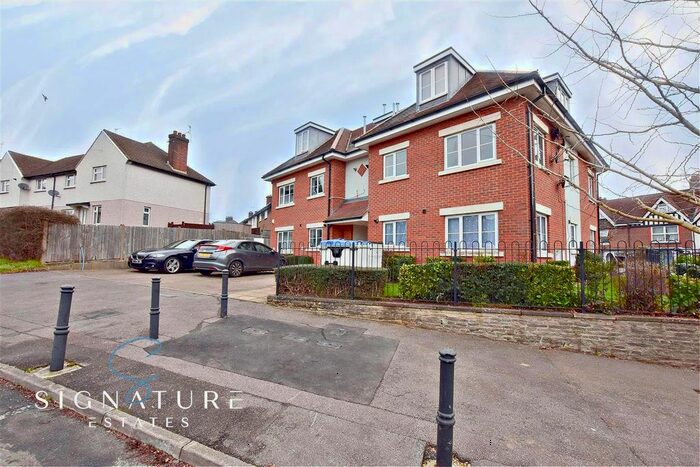 2 Bedroom Flat To Rent In St. Albans Road, Watford, WD24