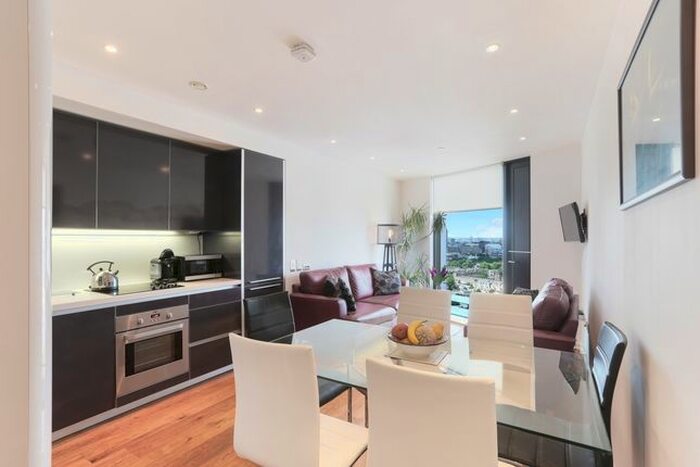 2 Bedroom Flat To Rent In The Strata, Walworth Road, Elephant &amp; Castle, SE1