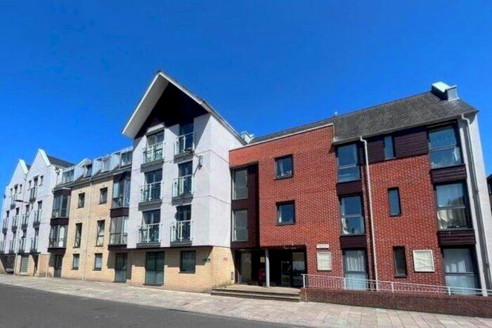 1 Bedroom Flat To Rent In Castle Way, Southampton, SO14