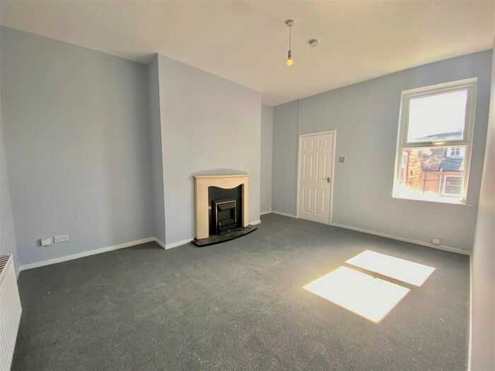 2 Bedroom Flat To Rent In Woodbine Street, Bensham, Gateshead, NE8