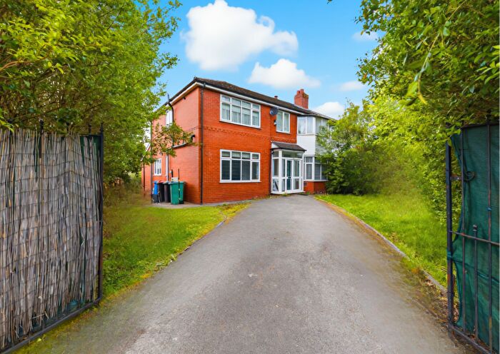 5 Bedroom Semi-Detached House For Sale In Bury Old Road, Prestwich, M25