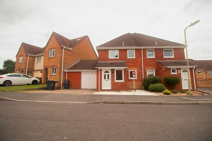 3 Bedroom Semi-Detached House To Rent In Borkum Close, Andover, SP10