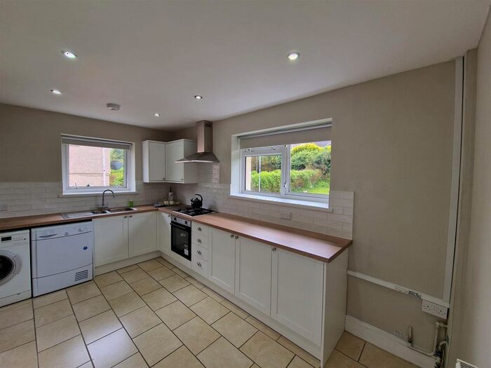 2 Bedroom Flat To Rent In Caergynydd Road, Waunarlwydd, Swansea, SA5