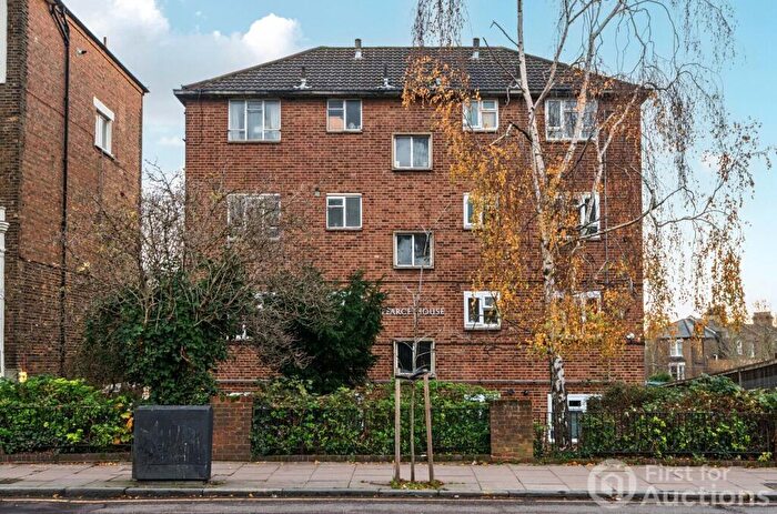 1 Bedroom Apartment For Sale In Junction Road, London, N19