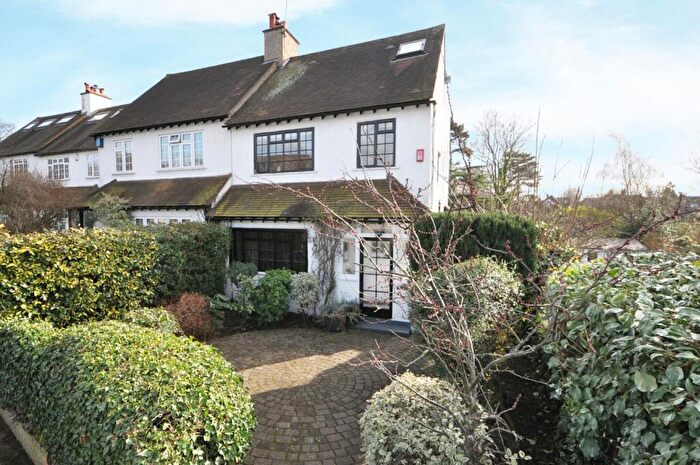 3 Bedroom Semi-Detached House To Rent In Nightingale Lane, Bromley, BR1