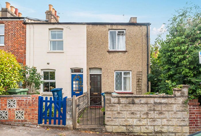2 Bedroom Semi-Detached House For Sale In Crescent Road, Oxford, Oxfordshire, OX4