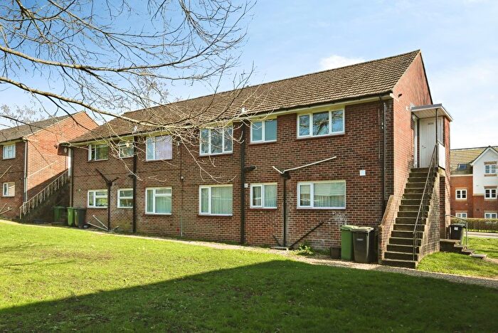 2 Bedroom Flat For Sale In Ashdown Road, Eastleigh, Hampshire, SO53