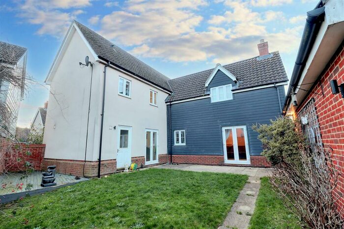 4 Bedroom Detached House For Sale In Victory Grove, Costessey, Norwich, NR5