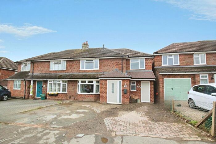 5 Bedroom Semi Detached House For Sale In Compton Avenue, Tilehurst, Reading, RG31
