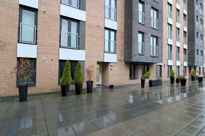 Flat To Rent In Bell Street, Glasgow, G4