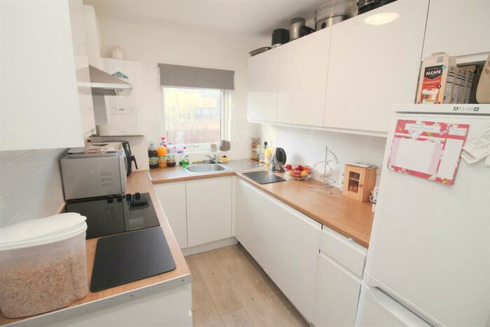 2 Bedroom Flat To Rent In Campion, Great Linford, Milton Keynes, MK14