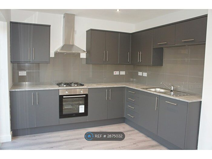 4 Bedroom Semi Detached House To Rent In Ashlawn Road, Rugby, CV22