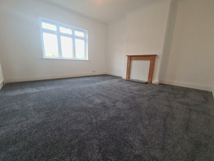 1 Bedroom Flat To Rent In Manor Grove, Leeds, LS7