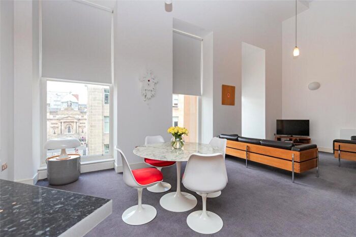 2 Bedroom Apartment For Sale In Ingram Street, Merchant City, Glasgow City, G1