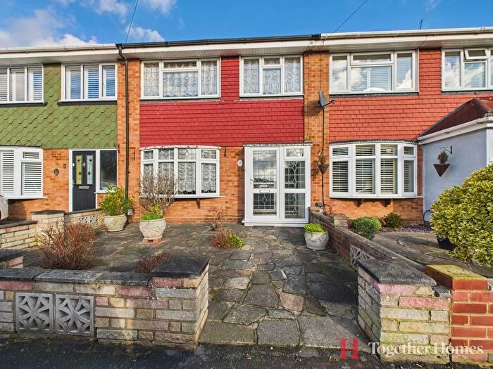 3 Bedroom Terraced House For Sale In Tangmere Crescent, Hornchurch, RM12