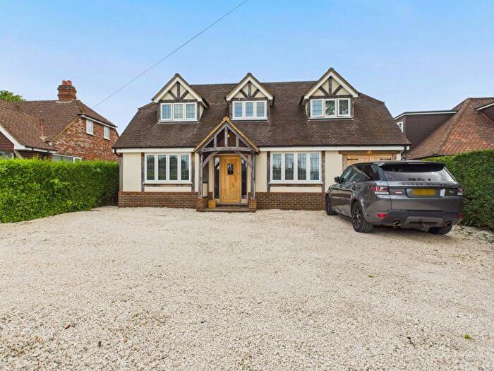 5 Bedroom Detached House For Sale In New Pond Road, Holmer Green, Buckinghamshire, HP15