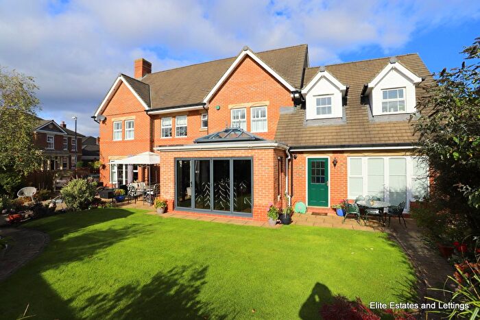 5 Bedroom Detached House For Sale In Shrigley Close, Washington, NE38