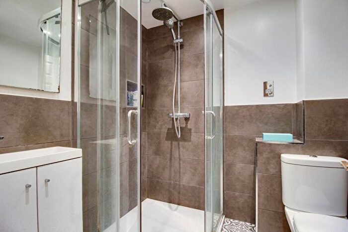 2 Bedroom Apartment For Sale In Southover High Street, Lewes, BN7