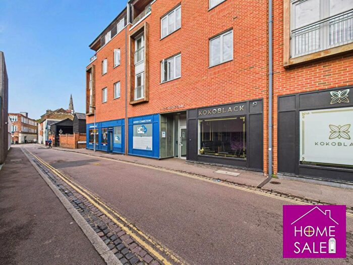 2 Bedroom Flat To Rent In Bedford, Castle Lane, MK40