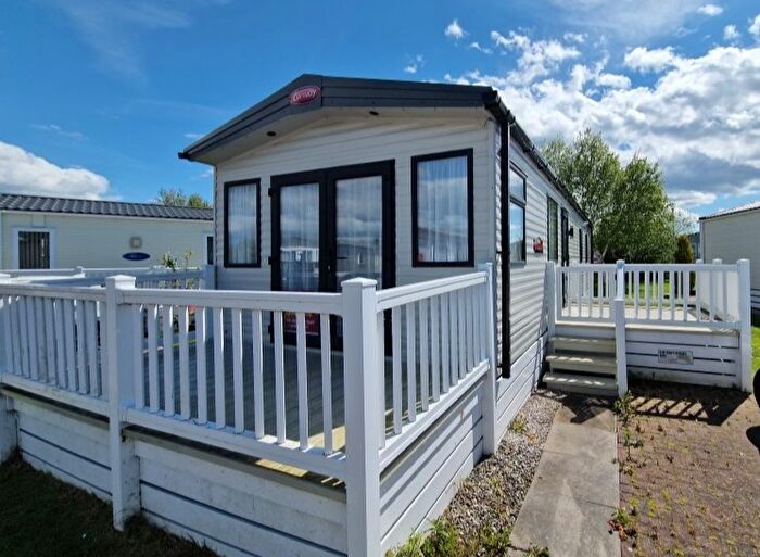 2 Bedroom Park Home For Sale In Willowgrove Leisure Park, FY6