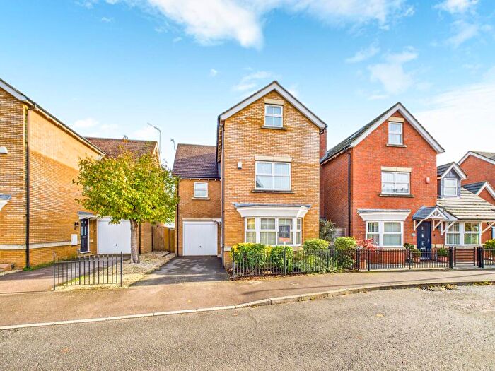 4 Bedroom Detached House For Sale In Tamarisk Way, Weston Turville, HP22