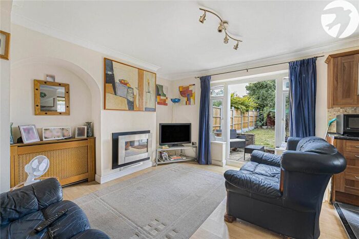 3 Bedroom Semi-Detached House For Sale In Maiden Lane, Crayford, Kent, DA1