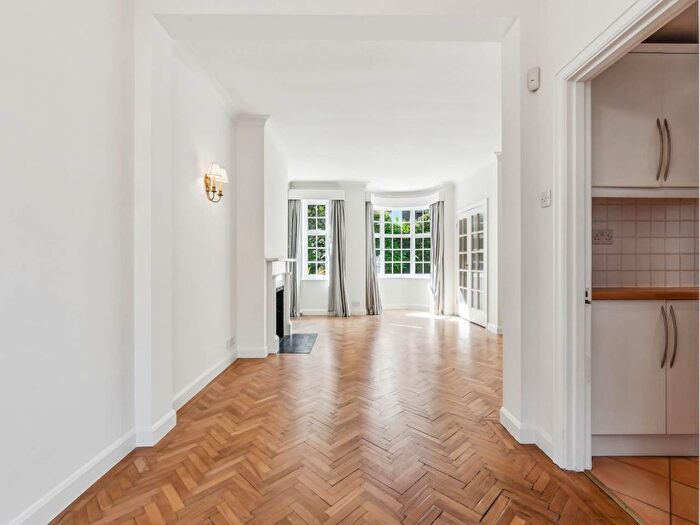 2 Bedroom Flat To Rent In Elystan Place, London, SW3