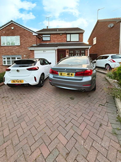 3 Bedroom Semi-Detached House To Rent In Welland Road, B63
