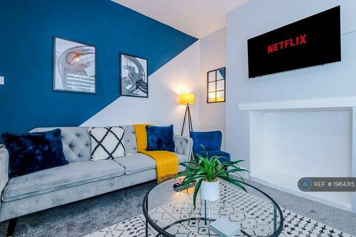 3 Bedroom End Of Terrace House To Rent In Droylsden Road, Audenshaw, Manchester, M34