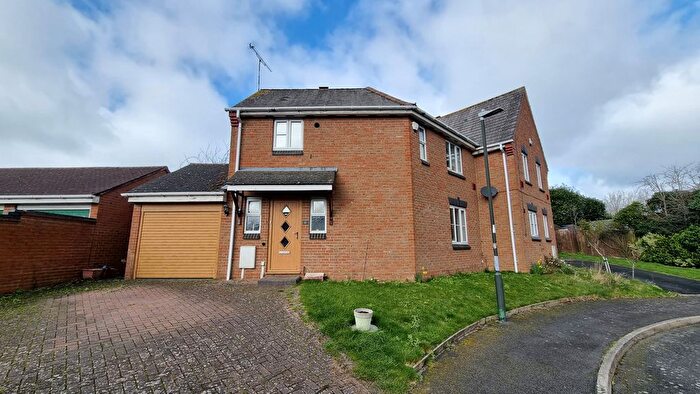 3 Bedroom Semi Detached House For Sale In Pound Way, Southam, CV47