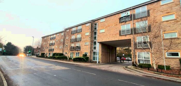1 Bedroom Flat To Rent In Halifax Road, Huddersfield, HD3
