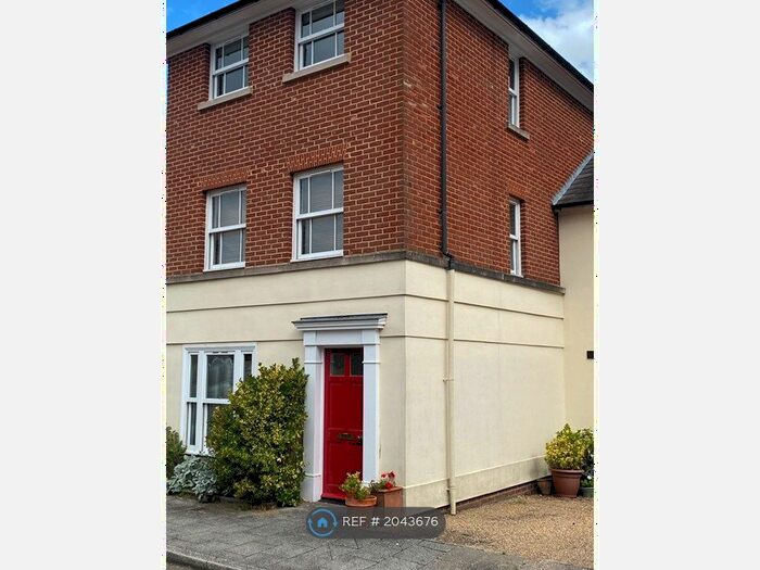 2 Bedroom Flat To Rent In Carriage Mews, Canterbury, CT2
