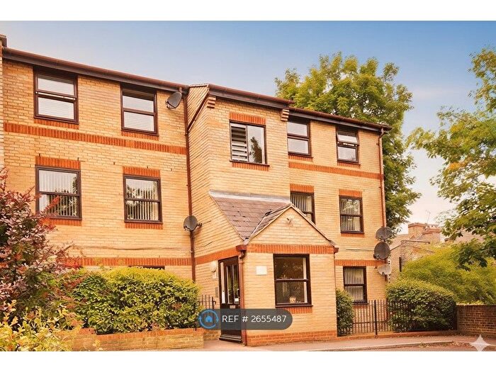2 Bedroom Flat To Rent In Edmeston Close, London, E9