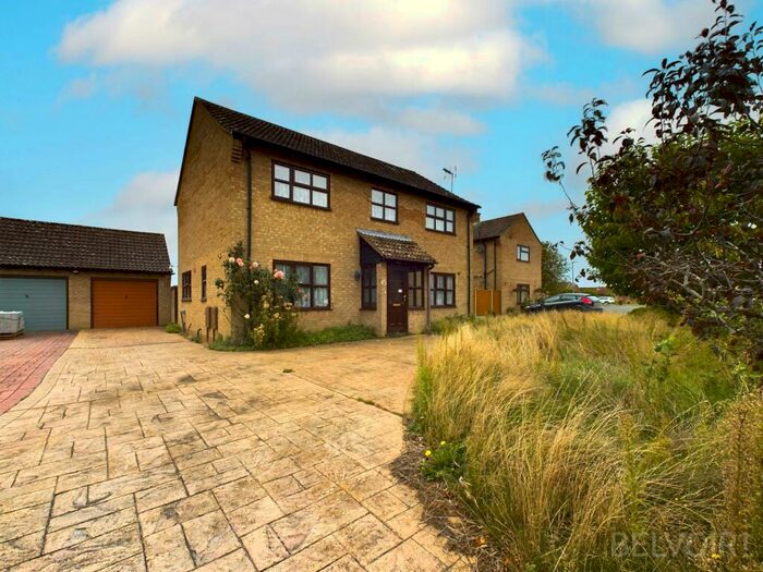 4 Bedroom Detached House For Sale In Malthouse Close, Watton, IP25