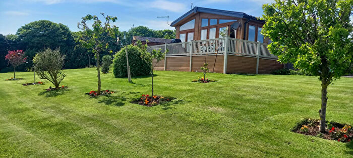 2 Bedroom Mobile Home For Sale In Meridian Way, Southfield Lane, HU12