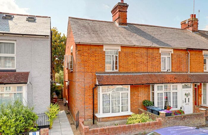 3 Bedroom End Of Terrace House For Sale In Vicarage Road, Ware, SG12