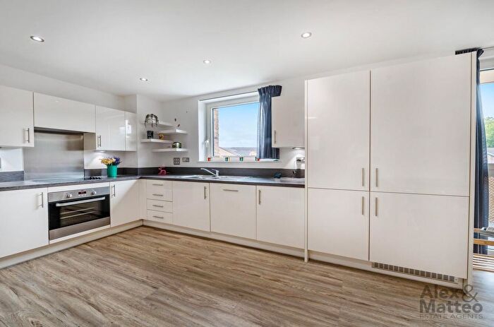 3 Bedroom Flat For Sale In Greenland Place, Yeoman Street, Surrey Quays, SE8