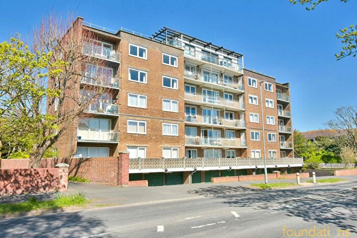 3 Bedroom Flat For Sale In Sutherland Avenue, Bexhill-On-Sea, TN39
