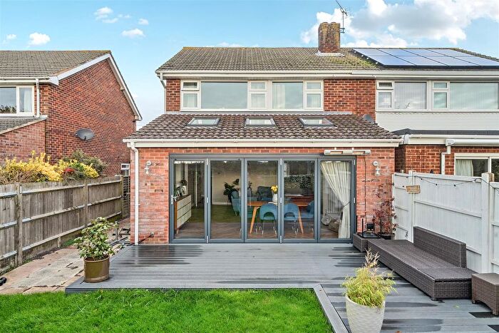 3 Bedroom Semi-detached House For Sale In Purbeck Drive, Fareham, Hampshire, PO14