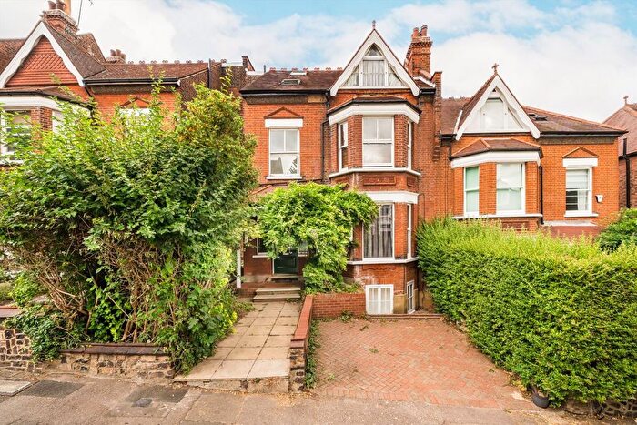 6 Bedroom Property For Sale In Southwood Avenue, Highgate, N6