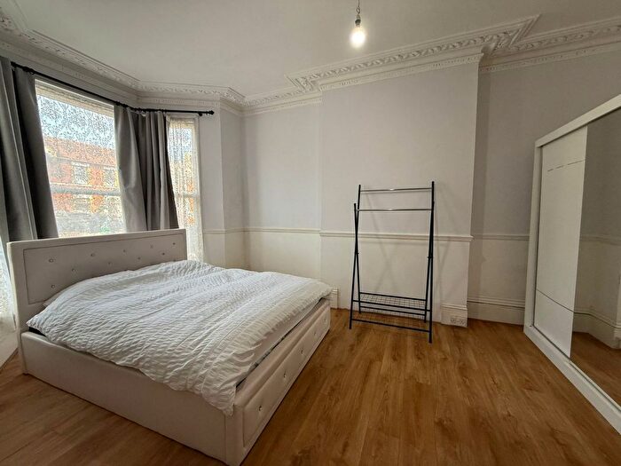 1 Bedroom Studio To Rent In Ilford, IG1