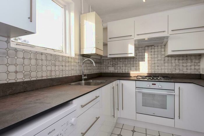 2 Bedroom Maisonette To Rent In Ferme Park Road, Crouch End, N8