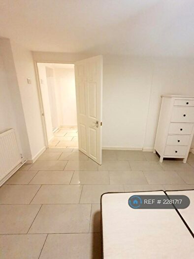 1 Bedroom Flat To Rent In Brookhill Road, London, SE18