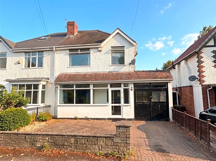 3 Bedroom Semi Detached House For Sale In Goldthorn Avenue, Penn, Wolverhampton, West Midlands, WV4