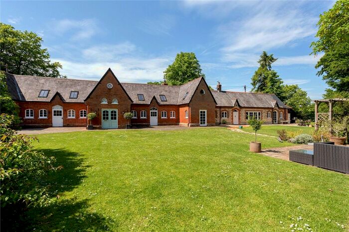 5 Bedroom Detached House For Sale In Dippenhall, Farnham, Surrey, GU10